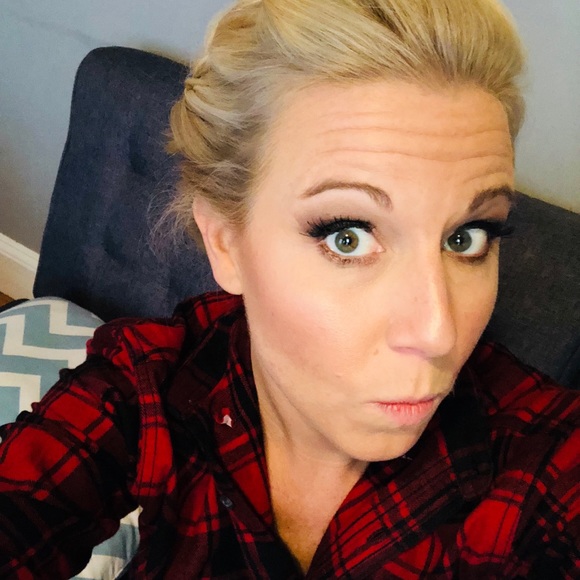 Meet your Posher, Katie - Picture 3 of 3